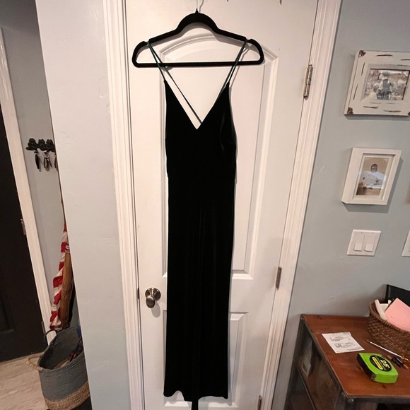 Elegant Green Velvet Jumpsuit - Picture 1 of 7